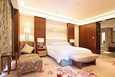 国产新作《骤影：绯月杀》新预告 美女武士大战丧尸